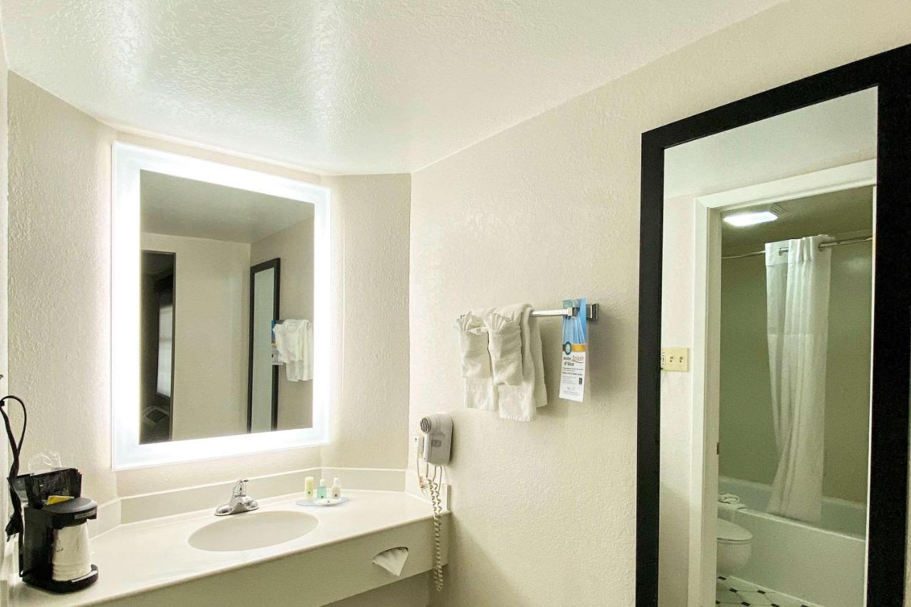 King Room - Non-Smoking at Quality Inn Harlingen