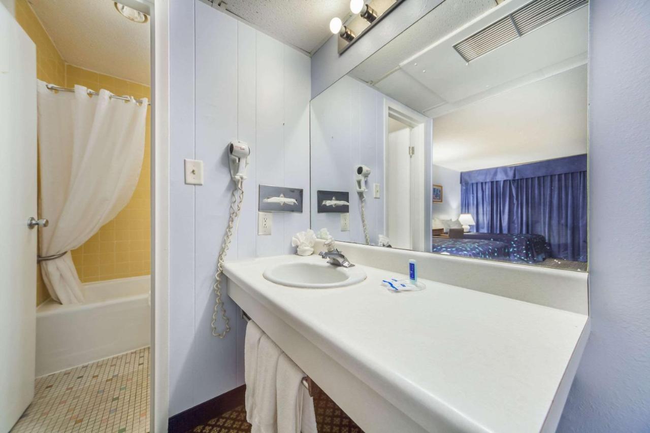 Deluxe Room at Hospitality Inn