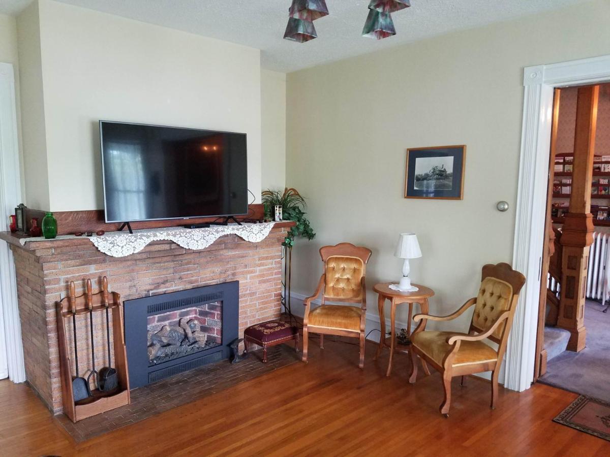  | Hudson Manor Bed & Breakfast
