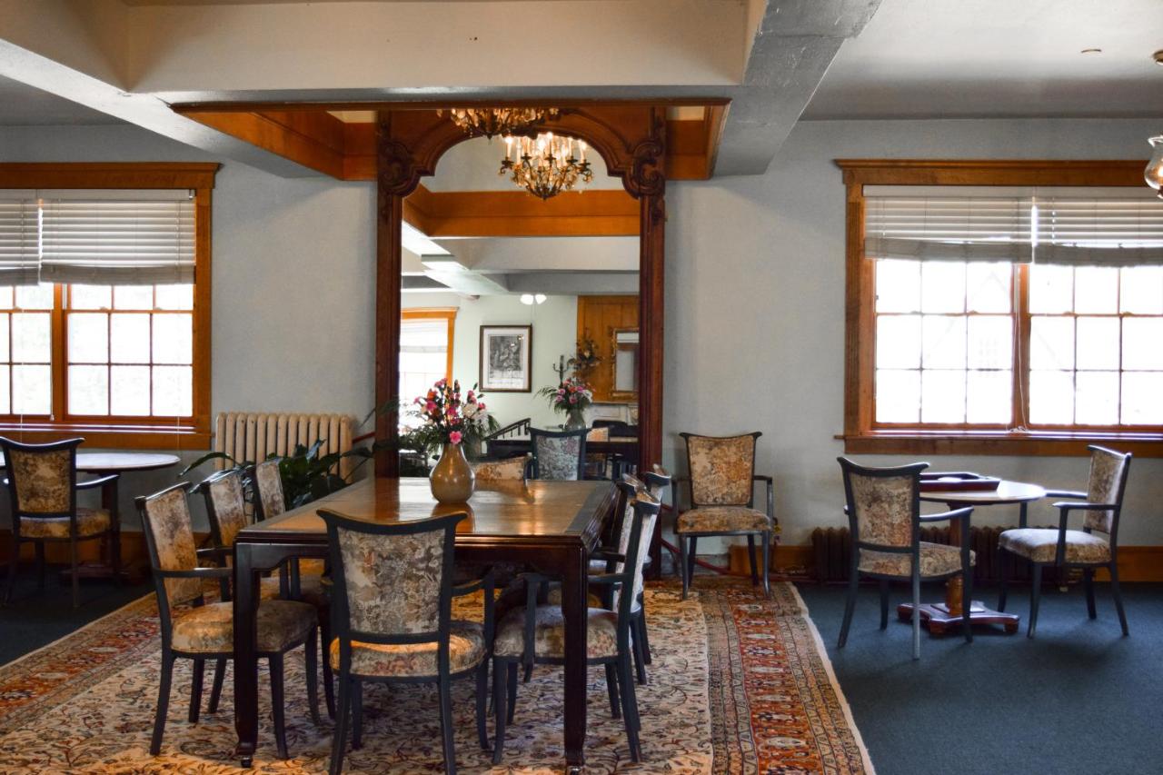 | The Outing lodge