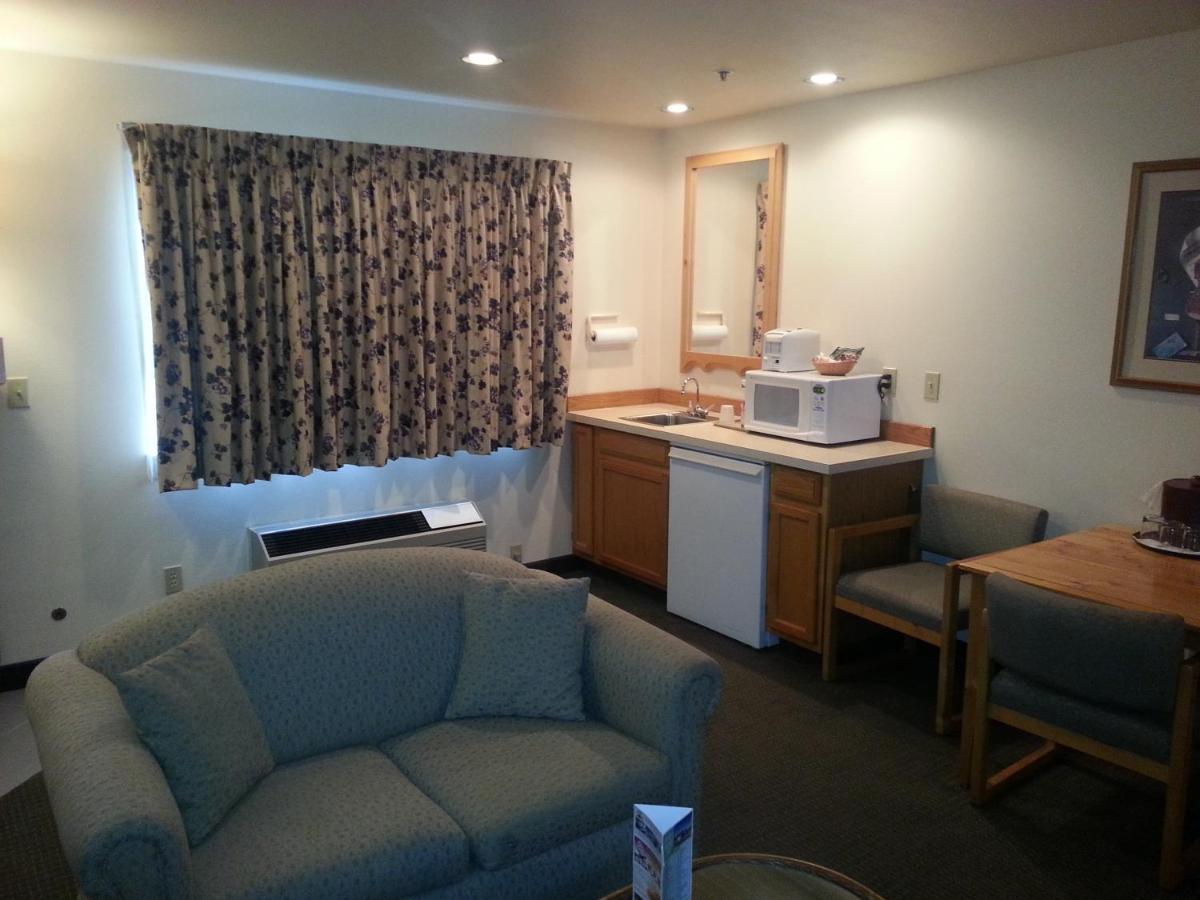 | Fidalgo Country Inn