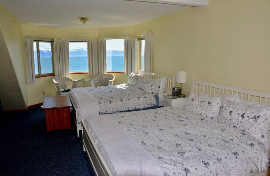  | Driftwood Inn