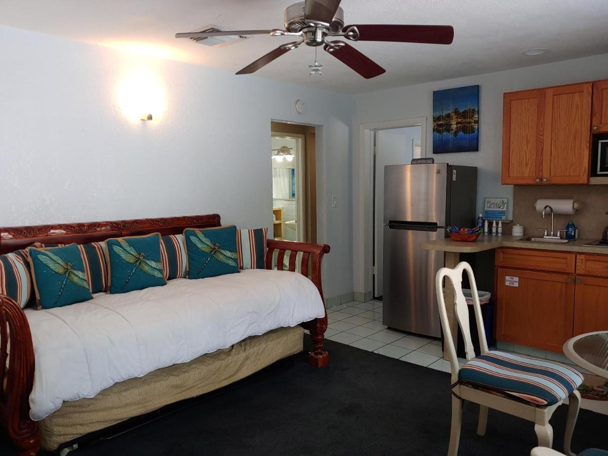Apartment with Balcony at Suite Dreams Inn by the beach