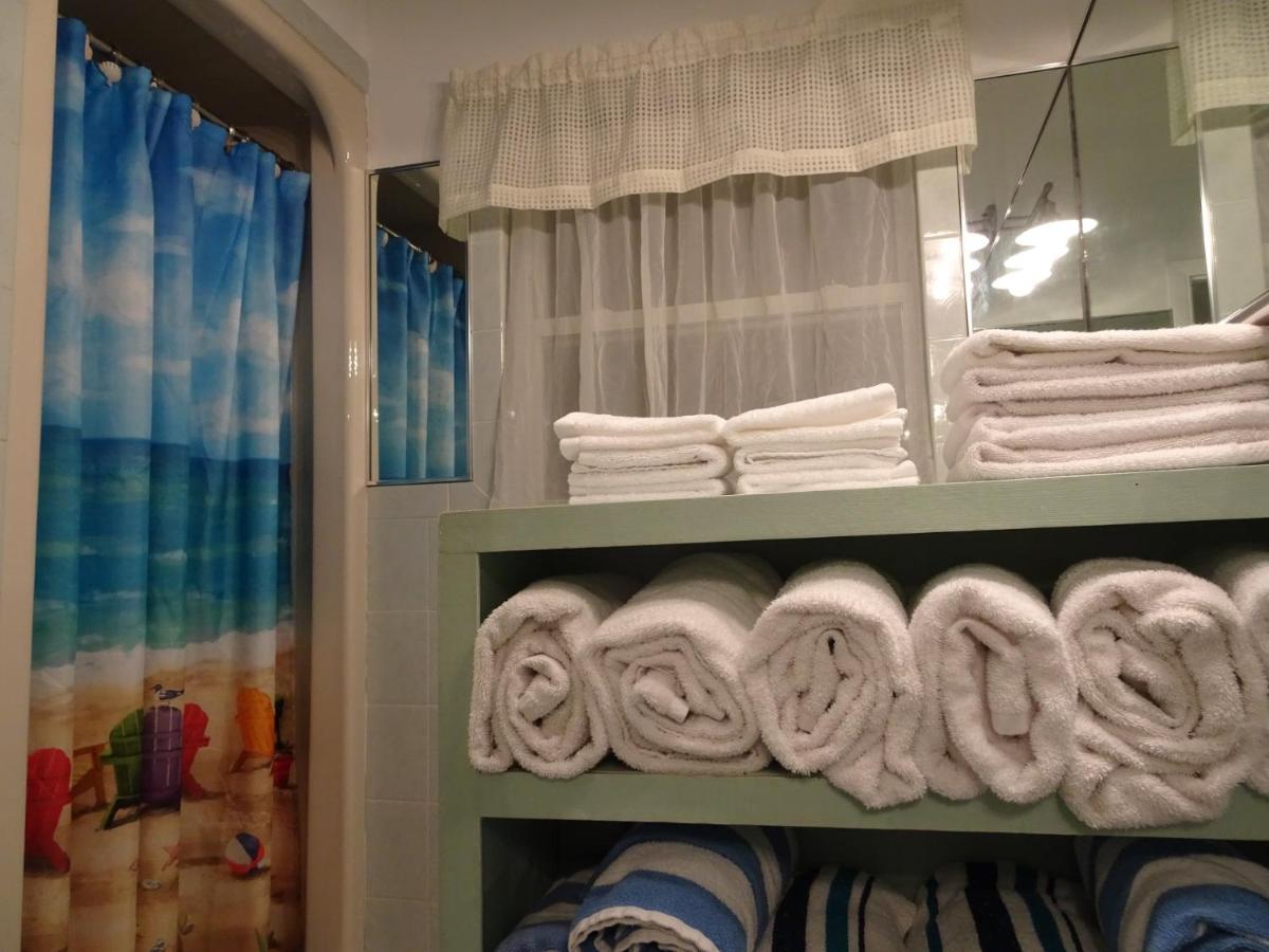 | Suite Dreams Inn by the beach