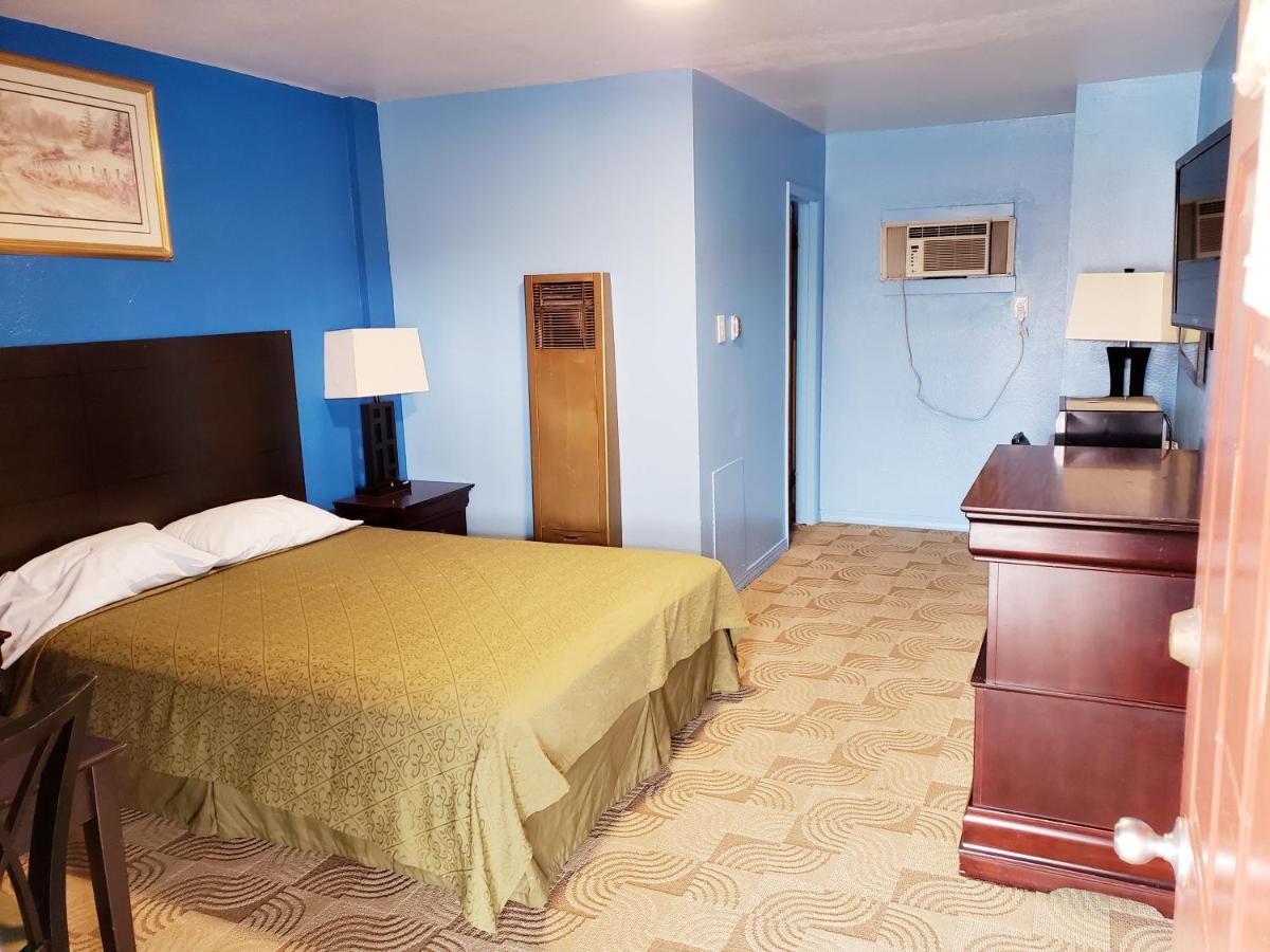 | TRADE WINDS MOTEL