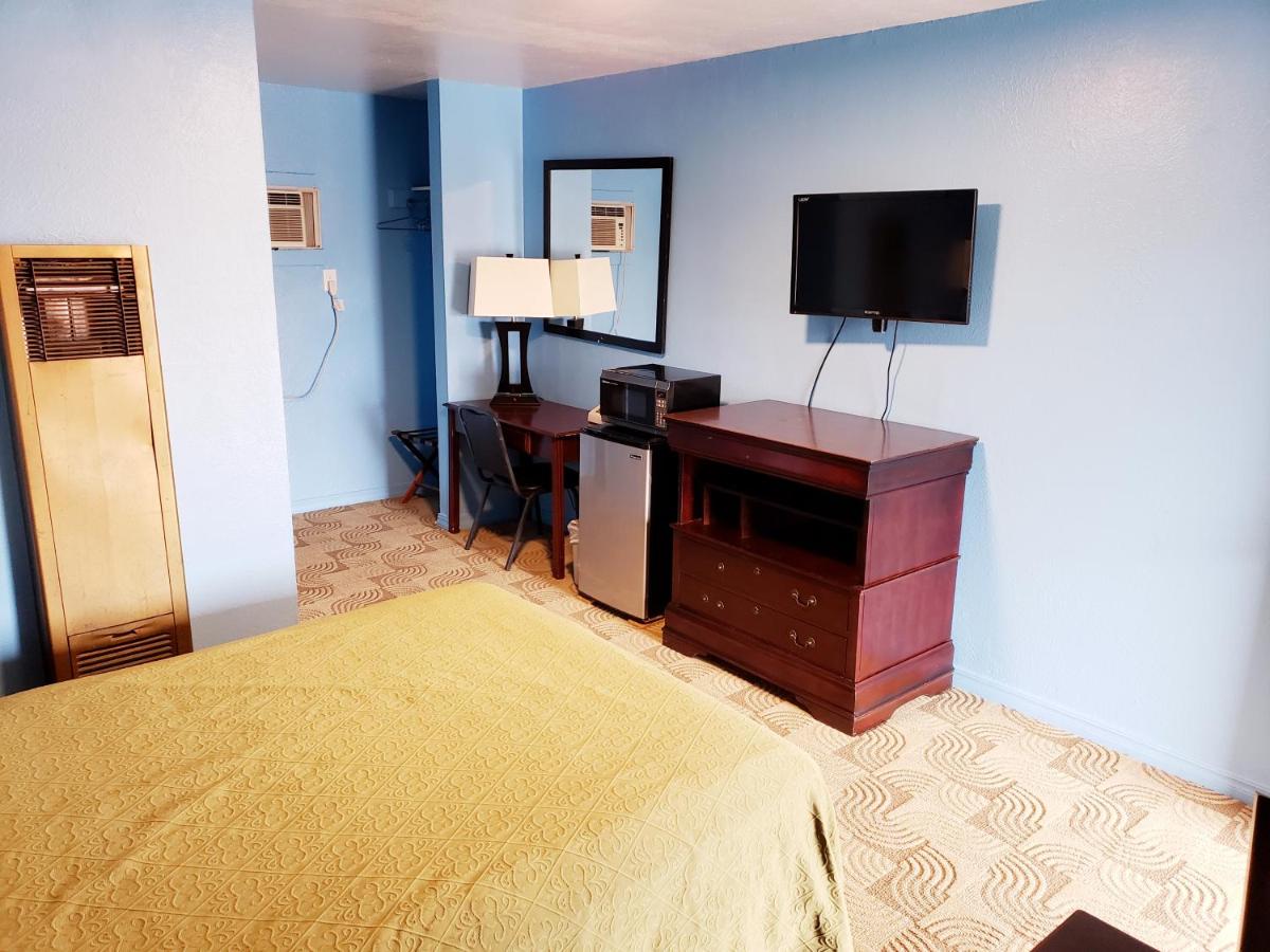 | TRADE WINDS MOTEL