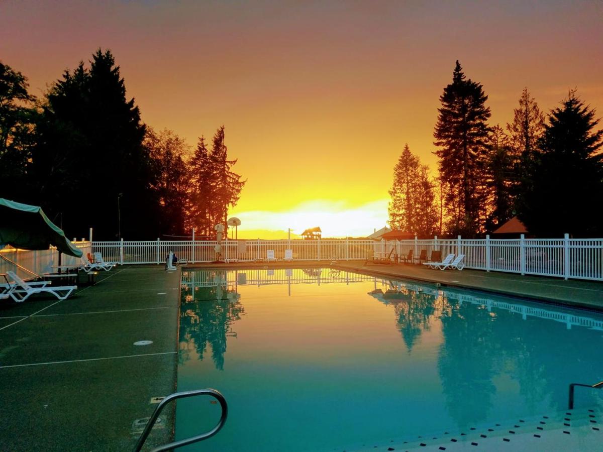 | Chehalis Camping Resort One-Bedroom Cabin 2