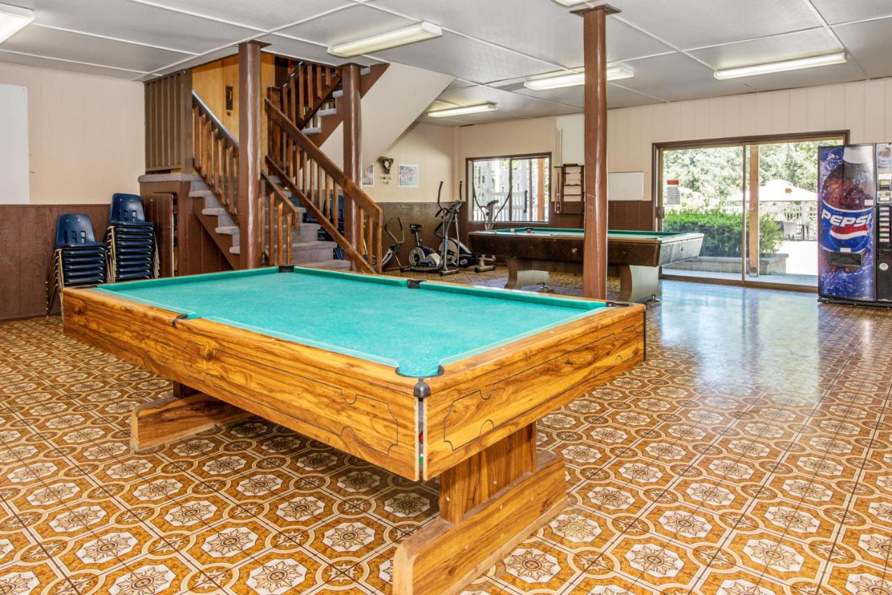 | Chehalis Camping Resort One-Bedroom Cabin 2
