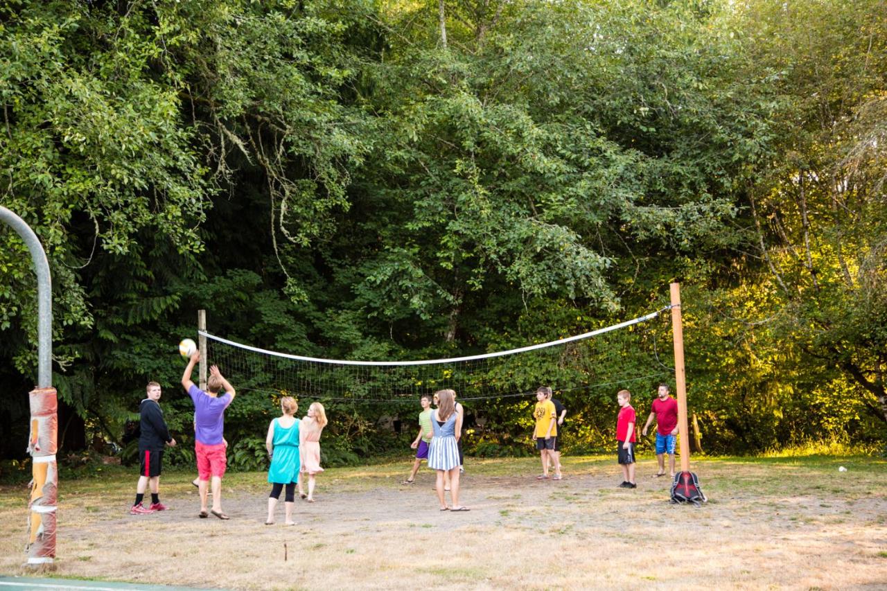 | Chehalis Camping Resort One-Bedroom Cabin 2