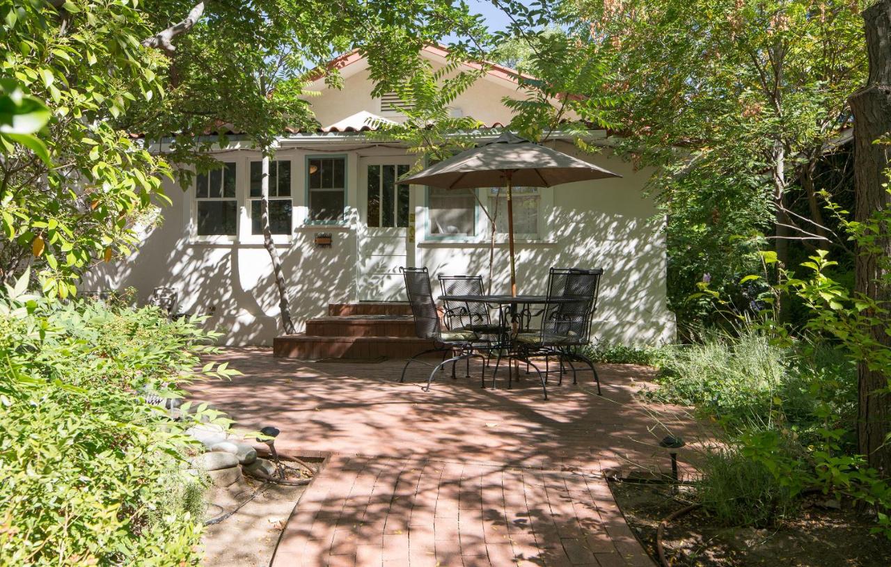 | Casa Blanca Inn and Suites