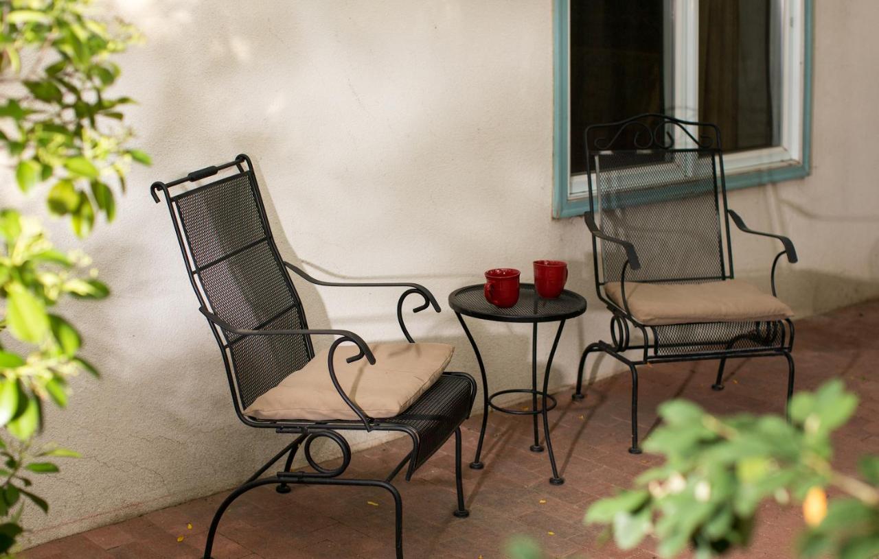 | Casa Blanca Inn and Suites