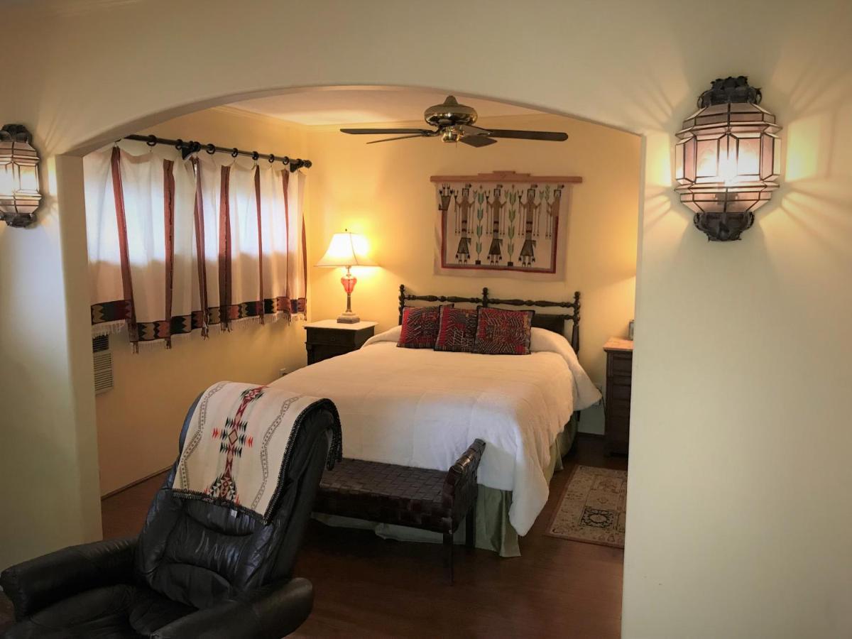 | Casa Blanca Inn and Suites