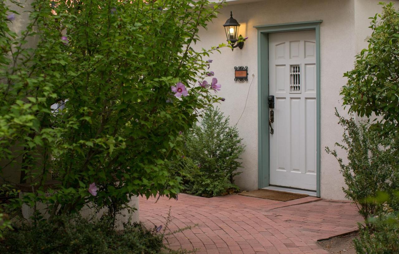 | Casa Blanca Inn and Suites