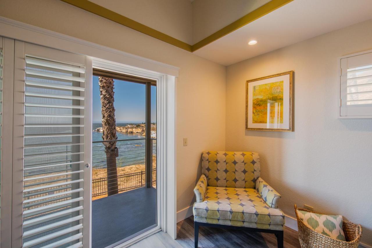 Oceanfront King Room at Inn at the Cove