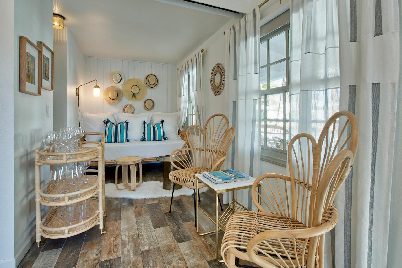 Orchard Suite with Hot Tub at Dive Palm Springs Hotel - 21 & Over