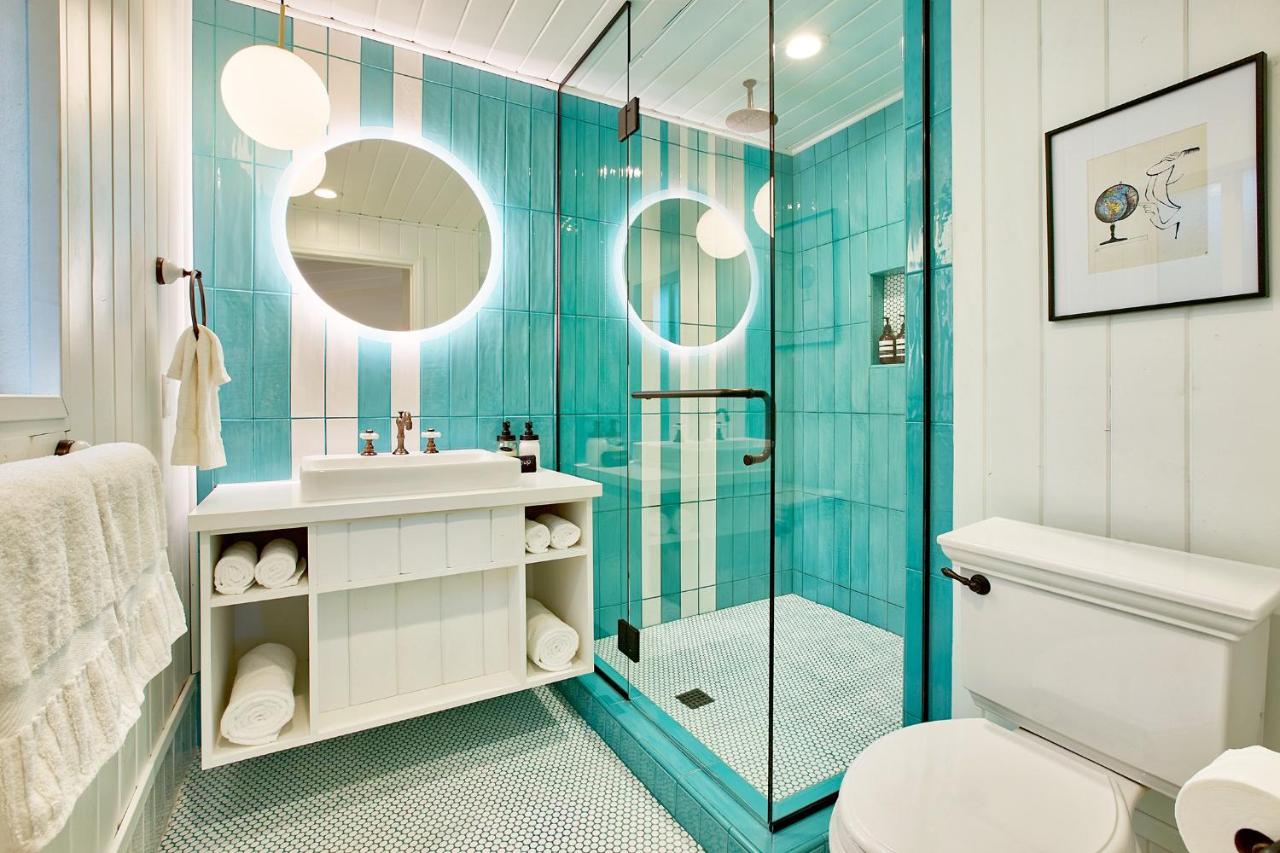 Orchard Suite with Hot Tub at Dive Palm Springs Hotel - 21 & Over