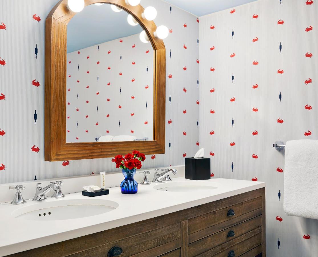Deluxe Suite at Graduate by Hilton Annapolis