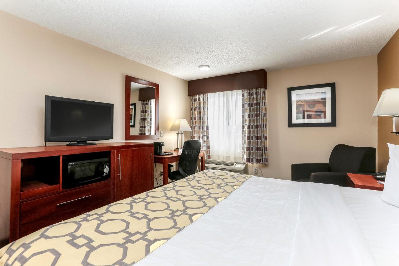King Room - Non-Smoking at Baymont by Wyndham Bowling Green