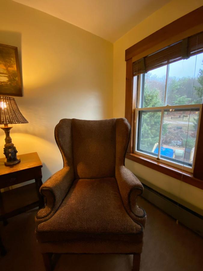 | Follansbee Inn