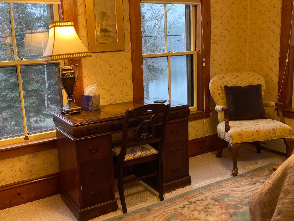 | Follansbee Inn