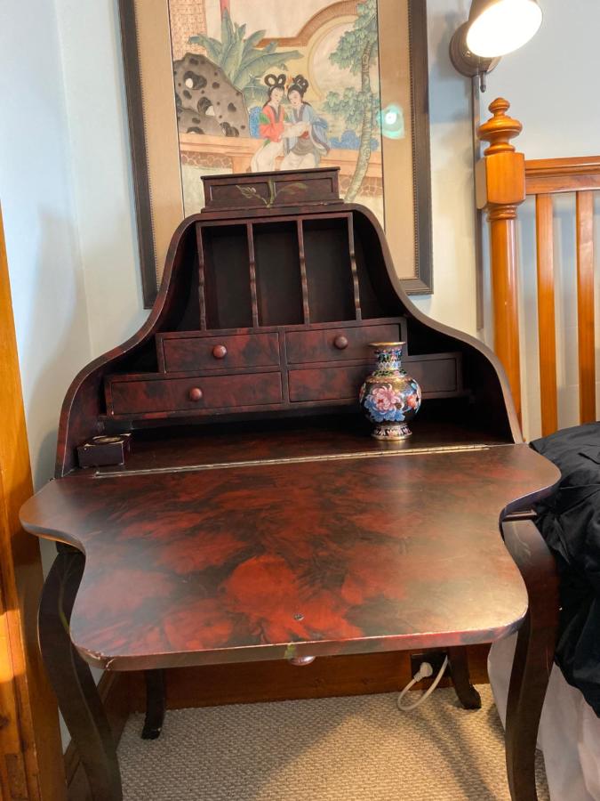 | Follansbee Inn