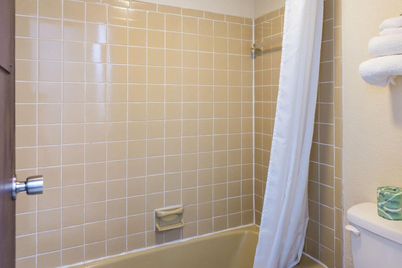 | Rodeway Inn Hammonton