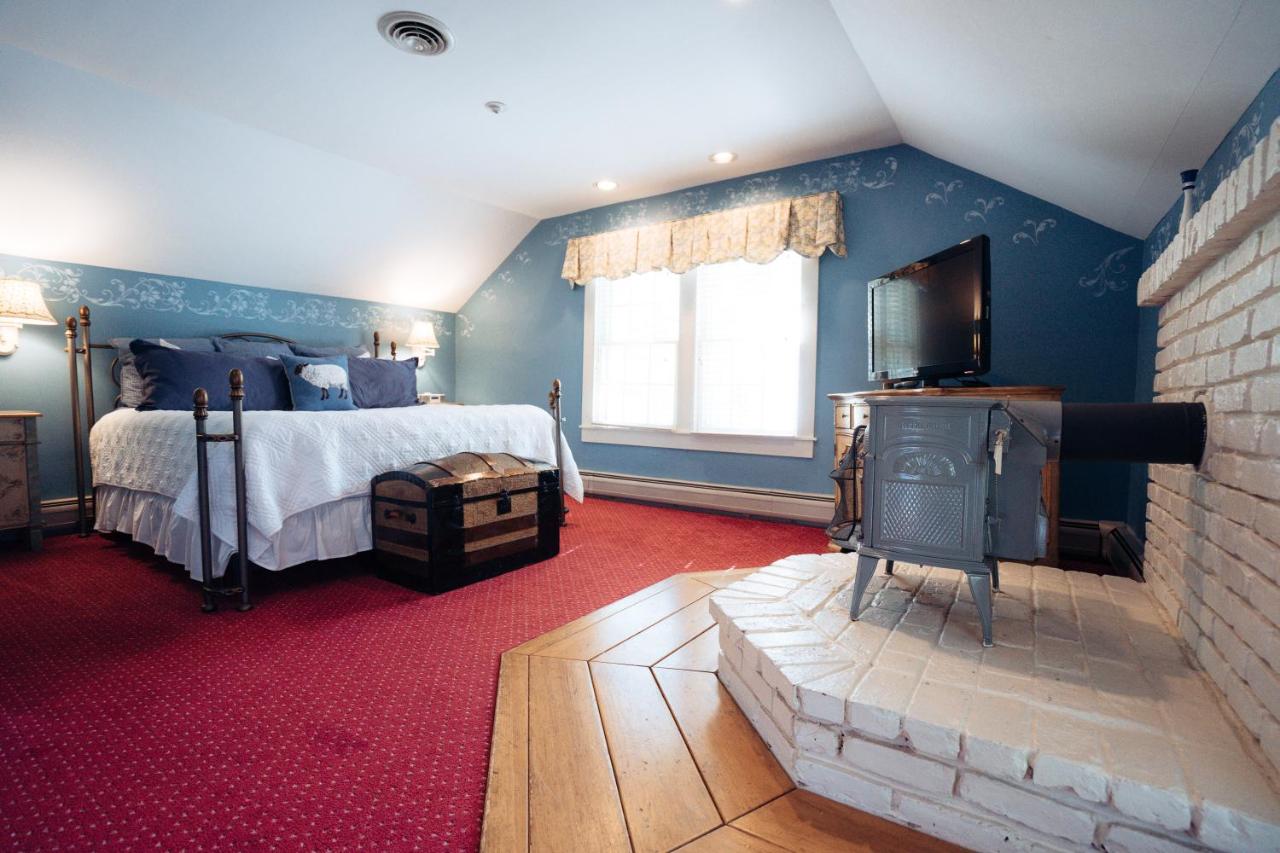  | Reluctant Panther Inn & Restaurant