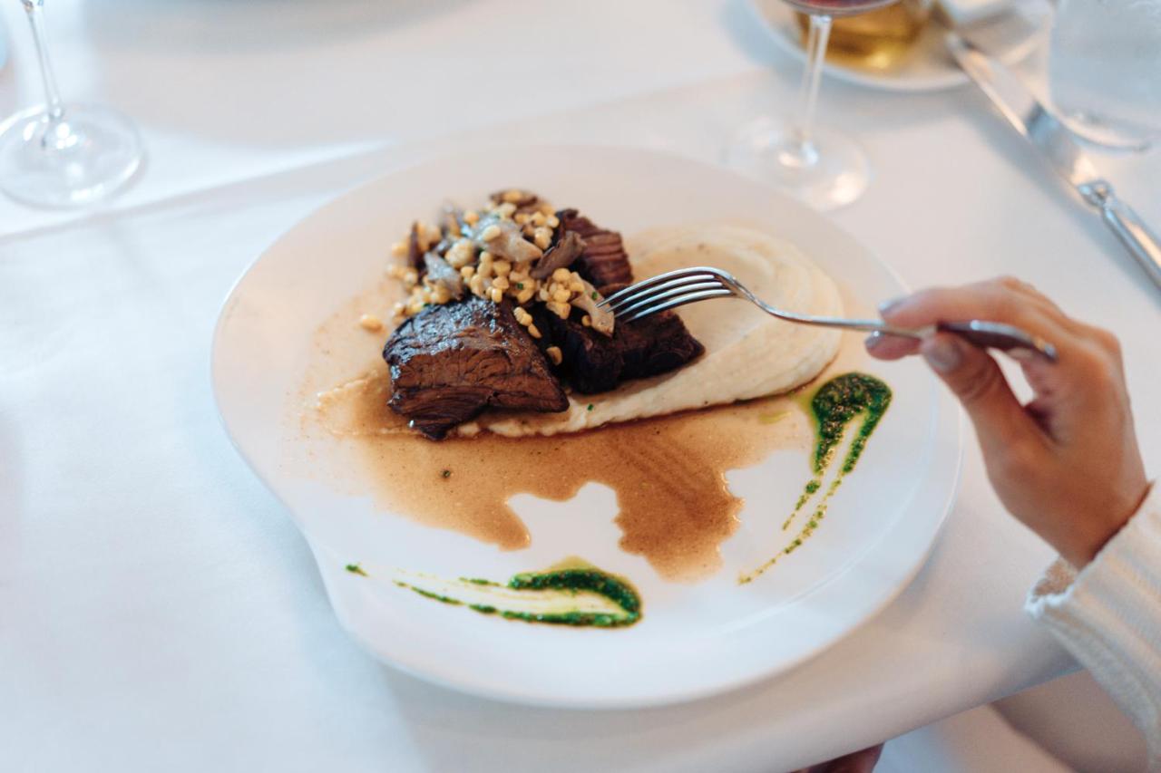  | Reluctant Panther Inn & Restaurant