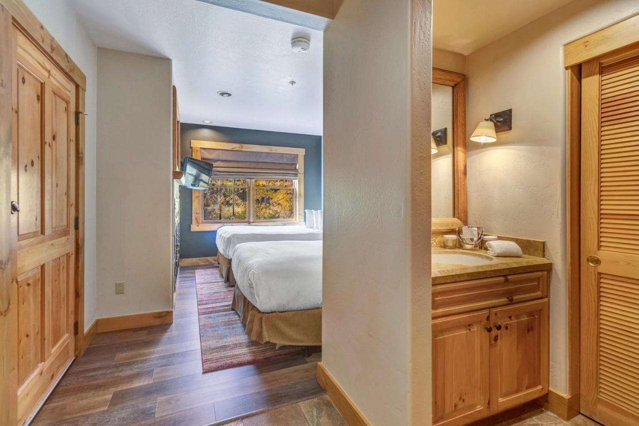 Small Double Room at Mountain Lodge Telluride