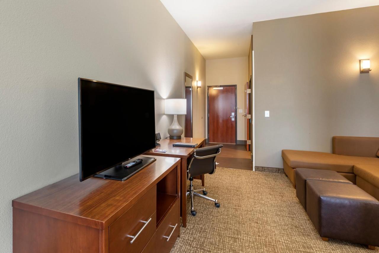 Queen Suite with Two Queen Beds and Sofa Bed - Non-Smoking at Comfort Suites Near Denver Downtown