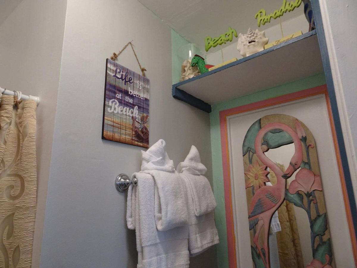Deluxe Apartment at Suite Dreams Inn by the beach