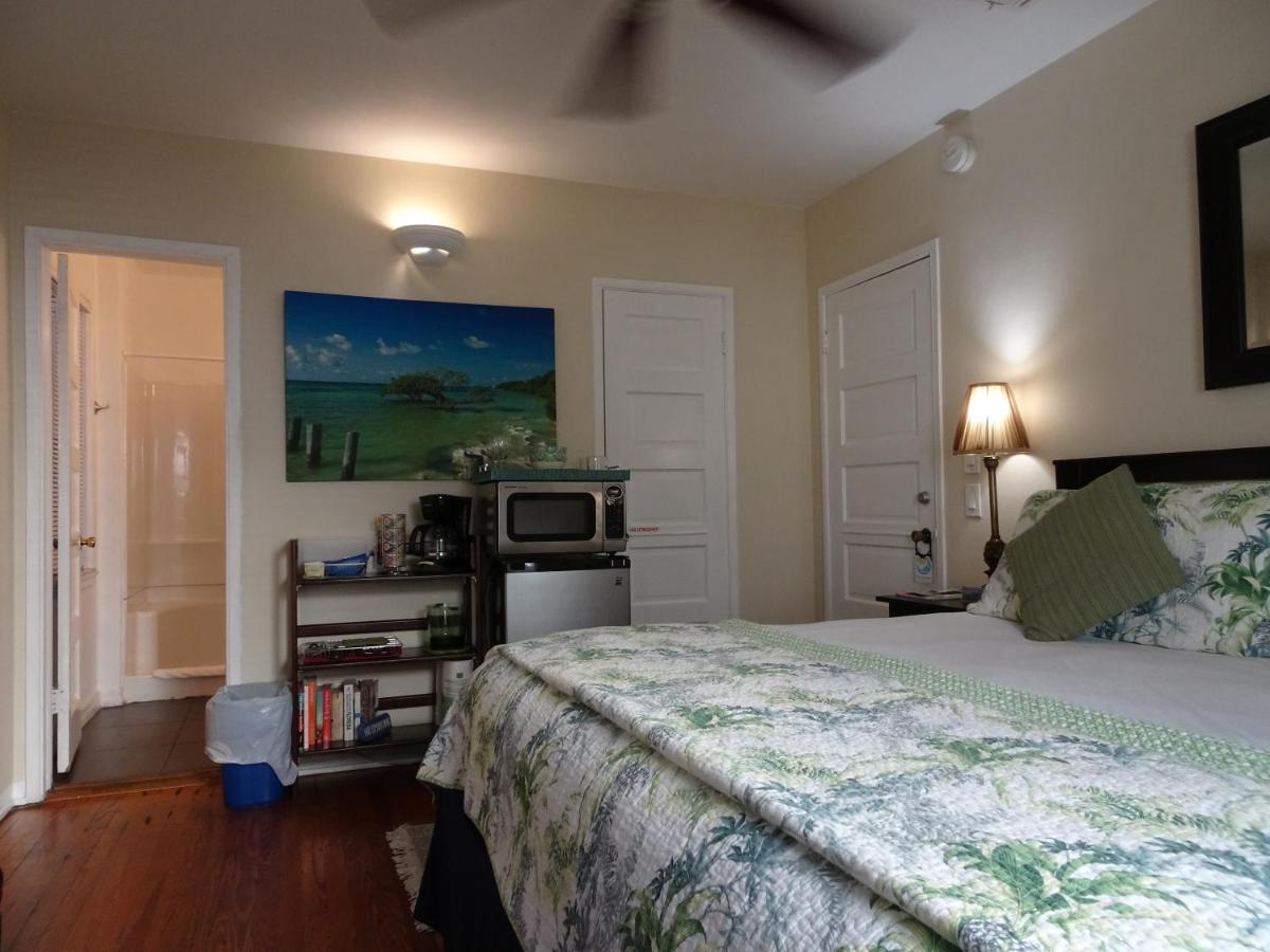 | Suite Dreams Inn by the beach