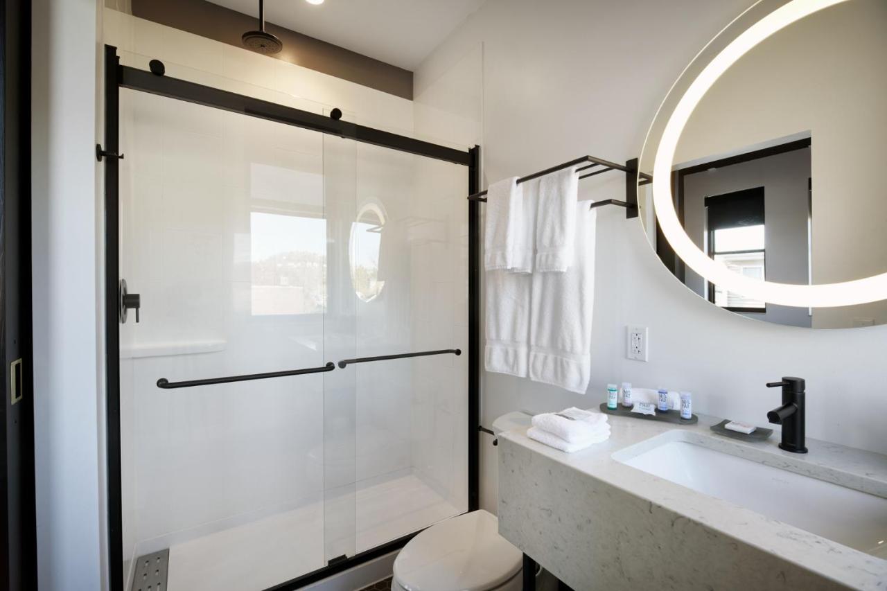 Queen Room with Two Queen Beds - Non-Smoking at TRYP by Wyndham Pittsburgh/Lawrenceville