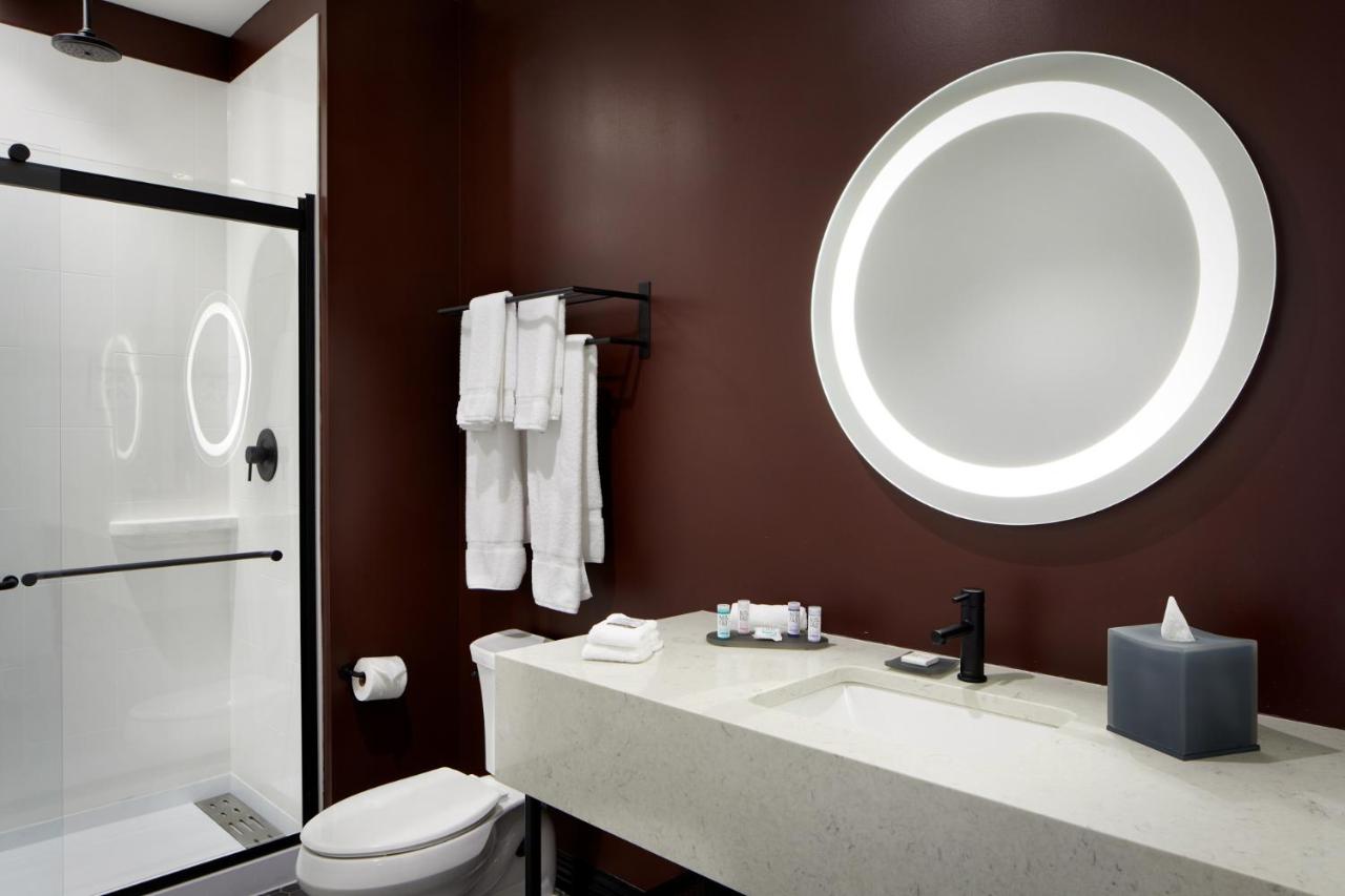 Fitness King Room - Non-Smoking at TRYP by Wyndham Pittsburgh/Lawrenceville