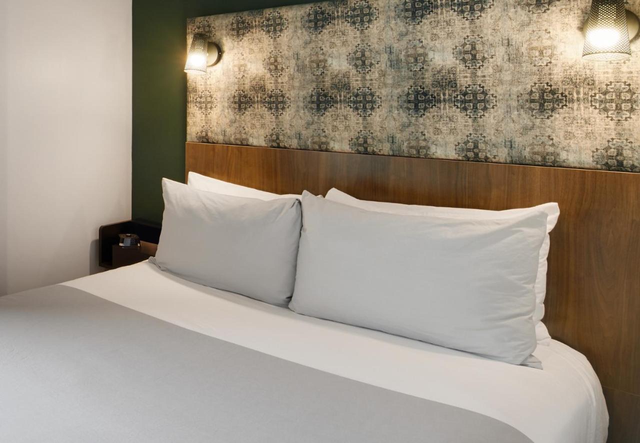 Micro Queen Room - Non-Smoking at TRYP by Wyndham Pittsburgh/Lawrenceville