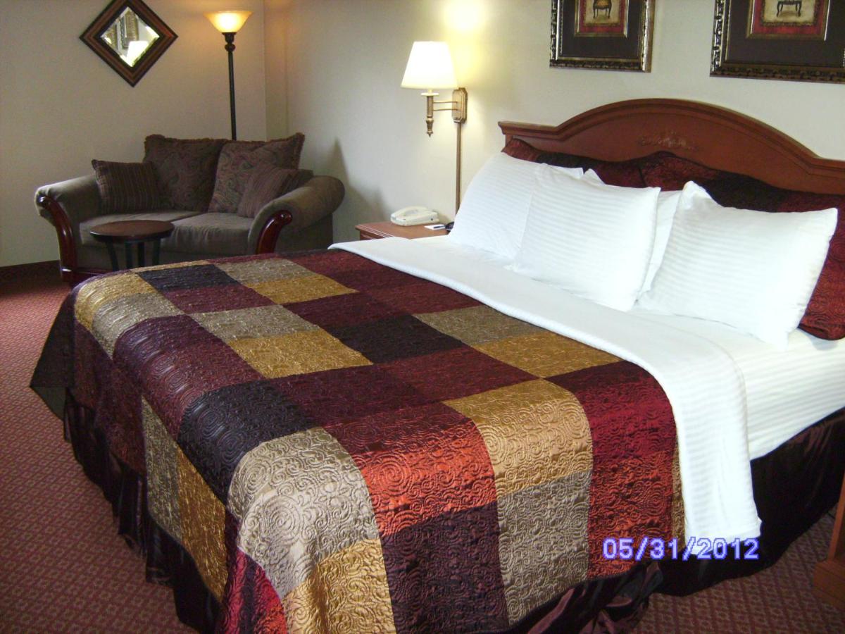 | All American Inn & Suites Branson