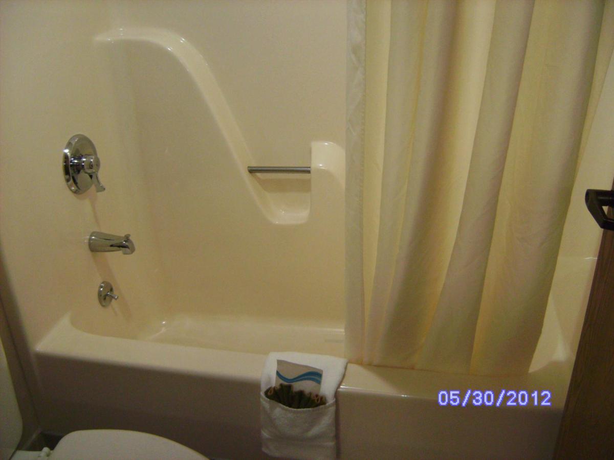 | All American Inn & Suites Branson