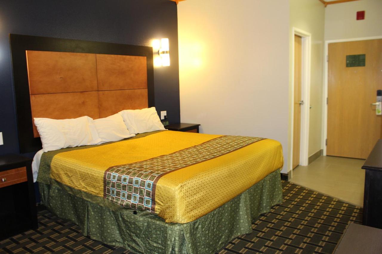 | Home Gate Inn & Suites