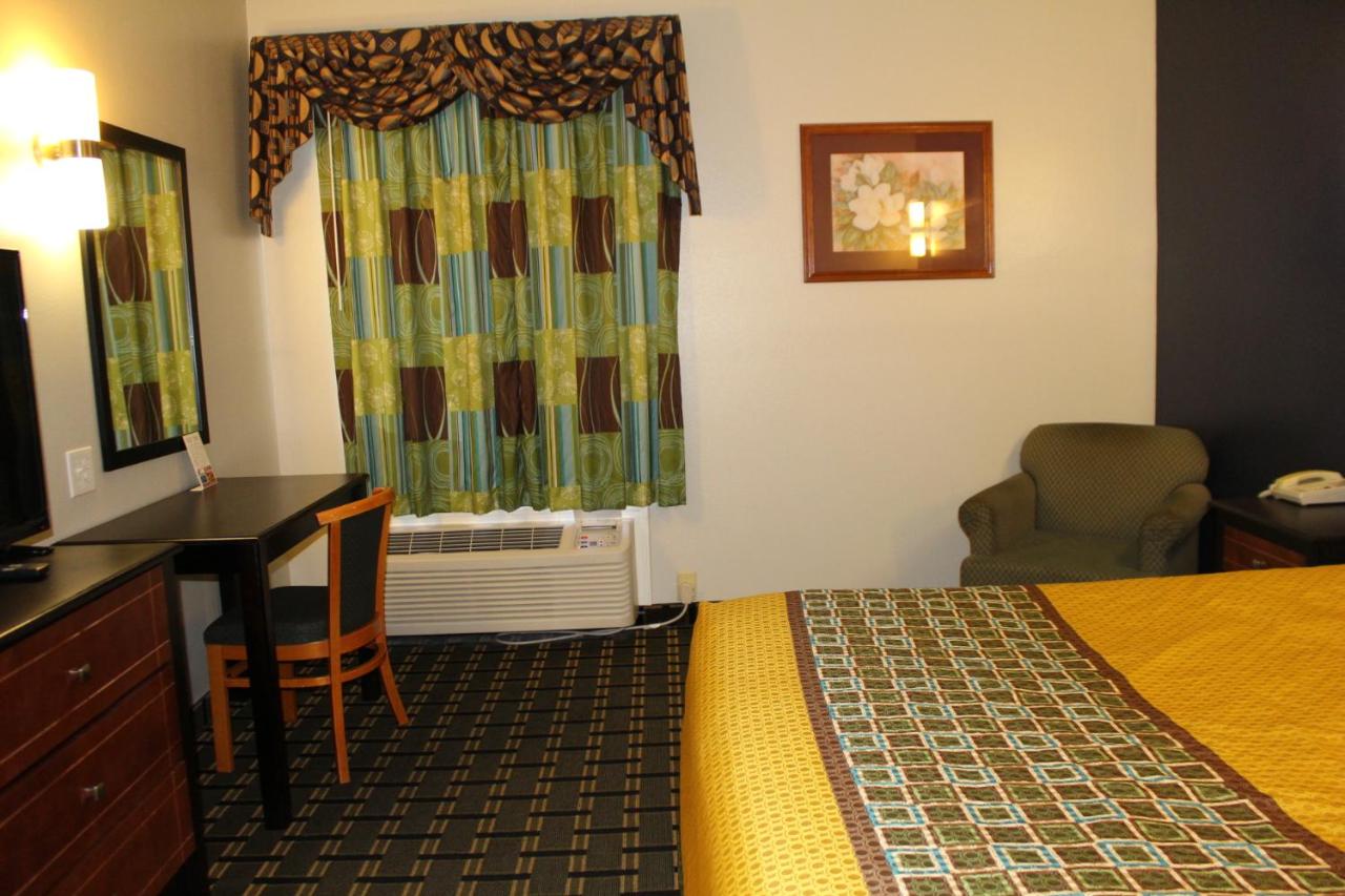 | Home Gate Inn & Suites
