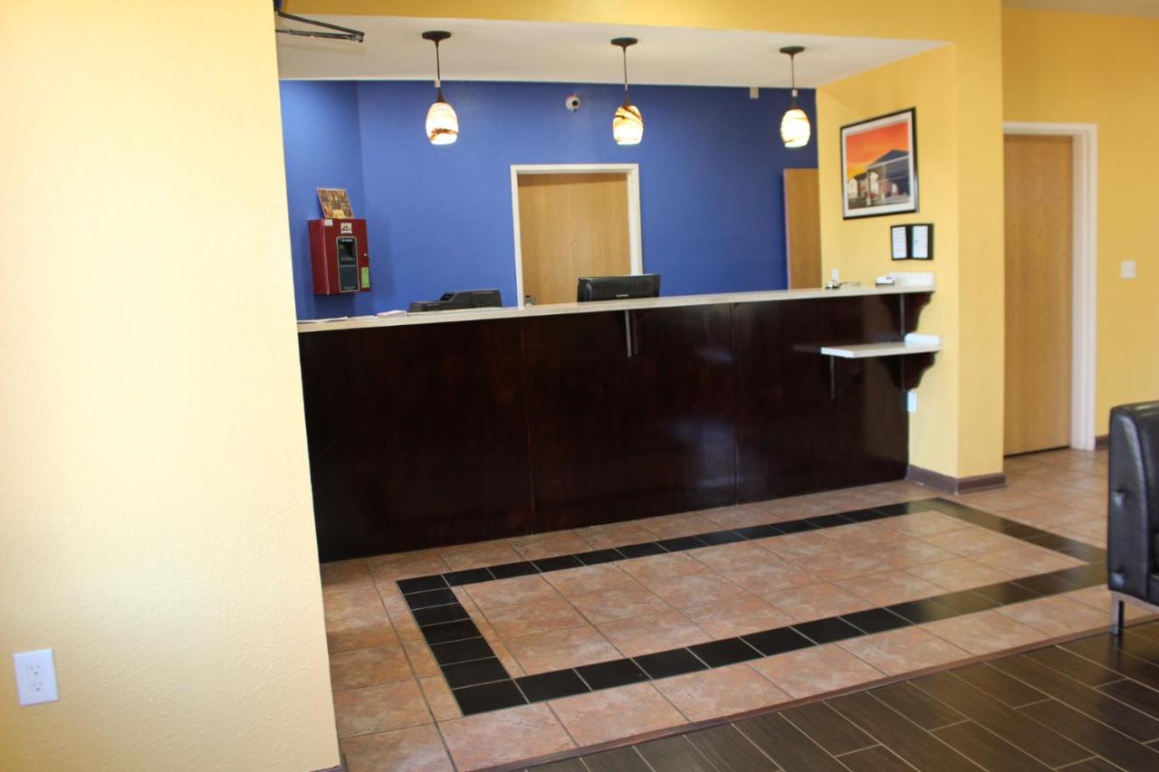 | Home Gate Inn & Suites