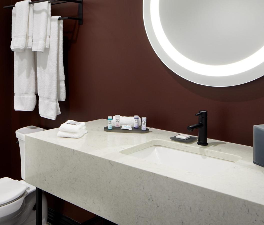 Fitness King Room - Non-Smoking at TRYP by Wyndham Pittsburgh/Lawrenceville