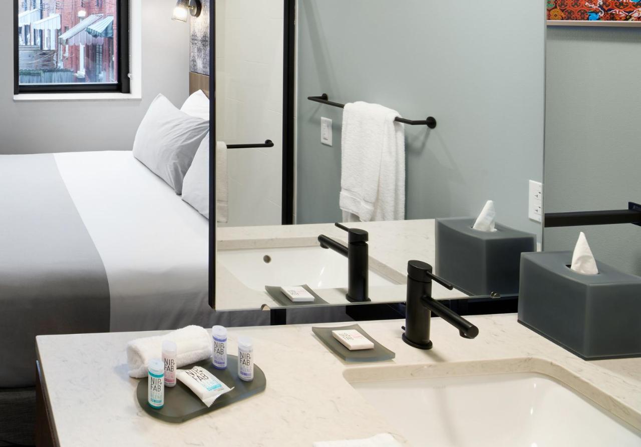Deluxe King Room - Non-Smoking at TRYP by Wyndham Pittsburgh/Lawrenceville