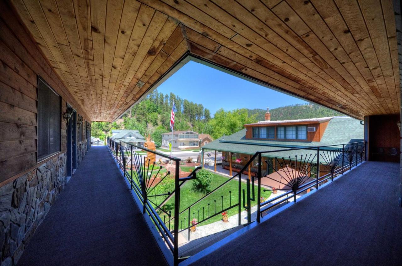  | Cedar Wood Inn