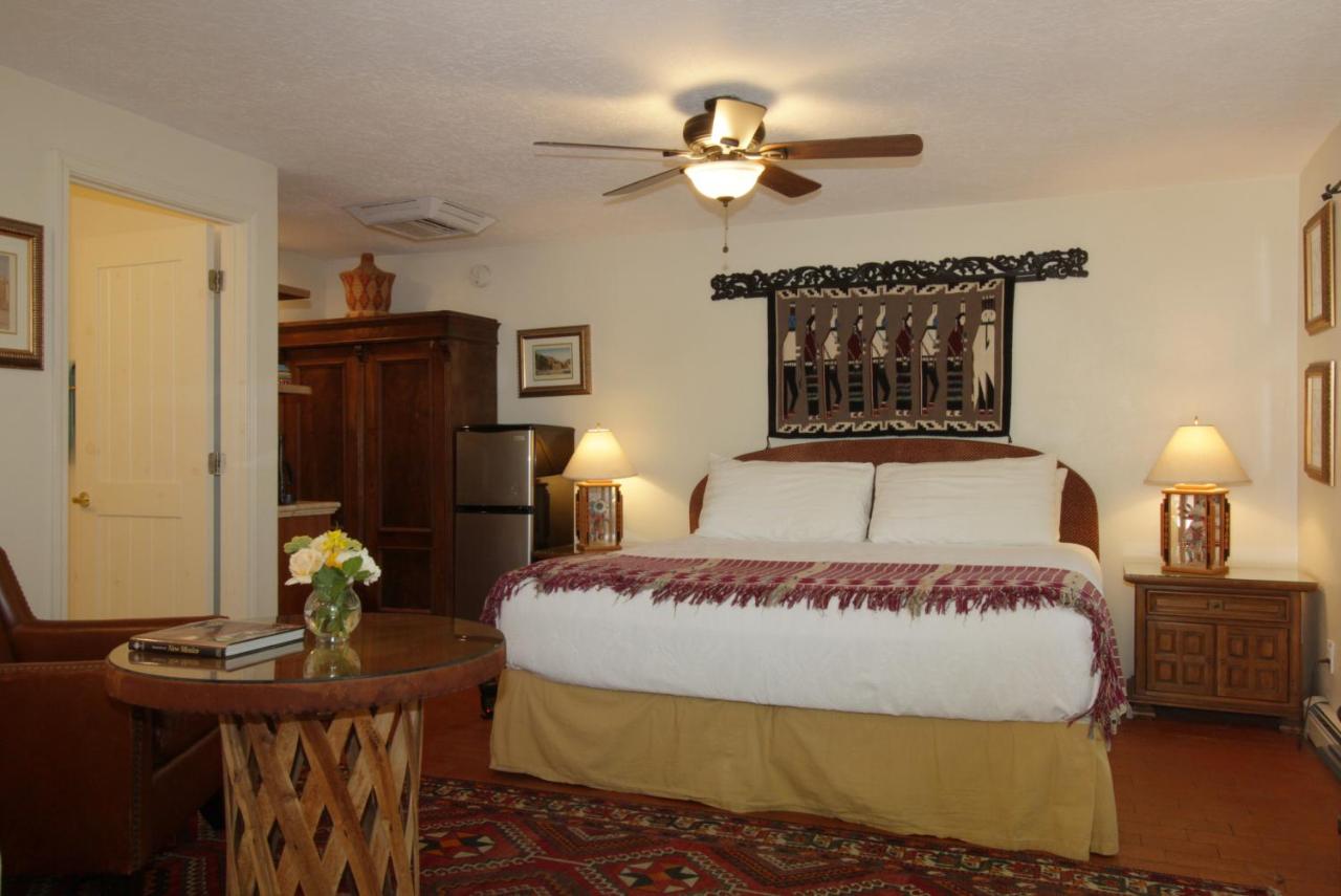 | Casa Blanca Inn and Suites