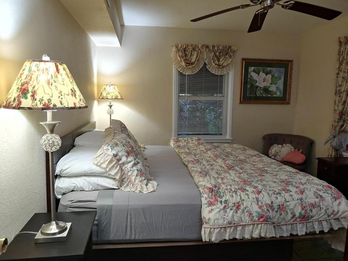 Deluxe Suite at Suite Dreams Inn by the beach