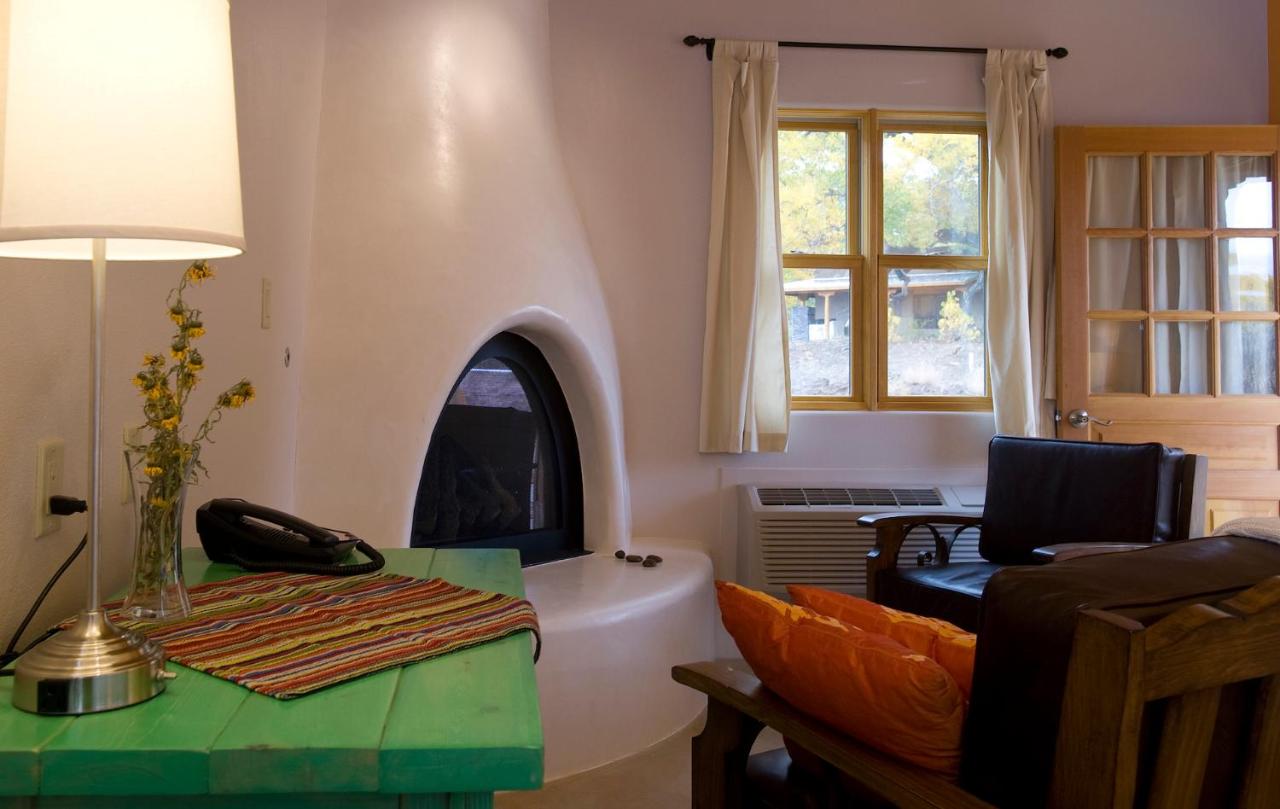 | Abiquiu Inn