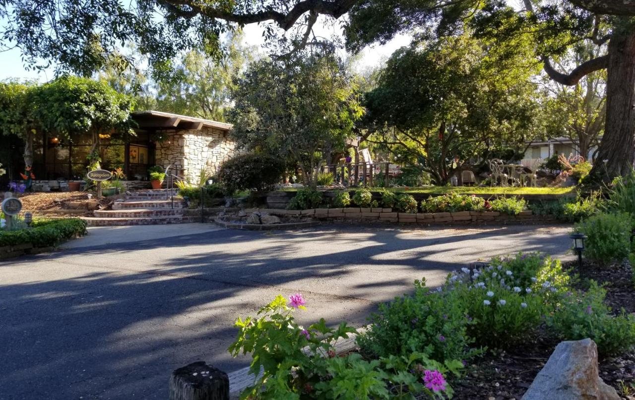 | Carmel Valley Lodge