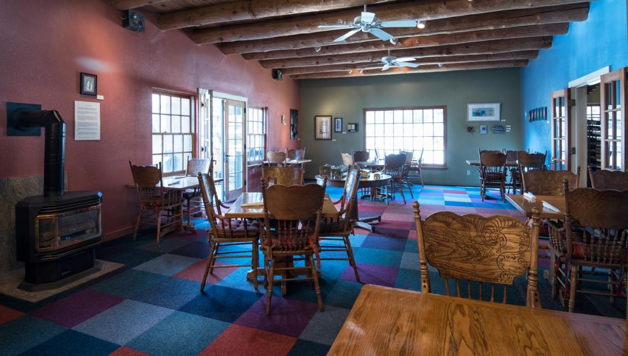 | Abiquiu Inn