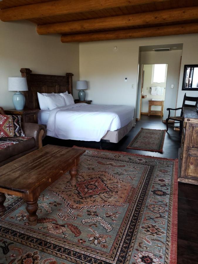 | Abiquiu Inn
