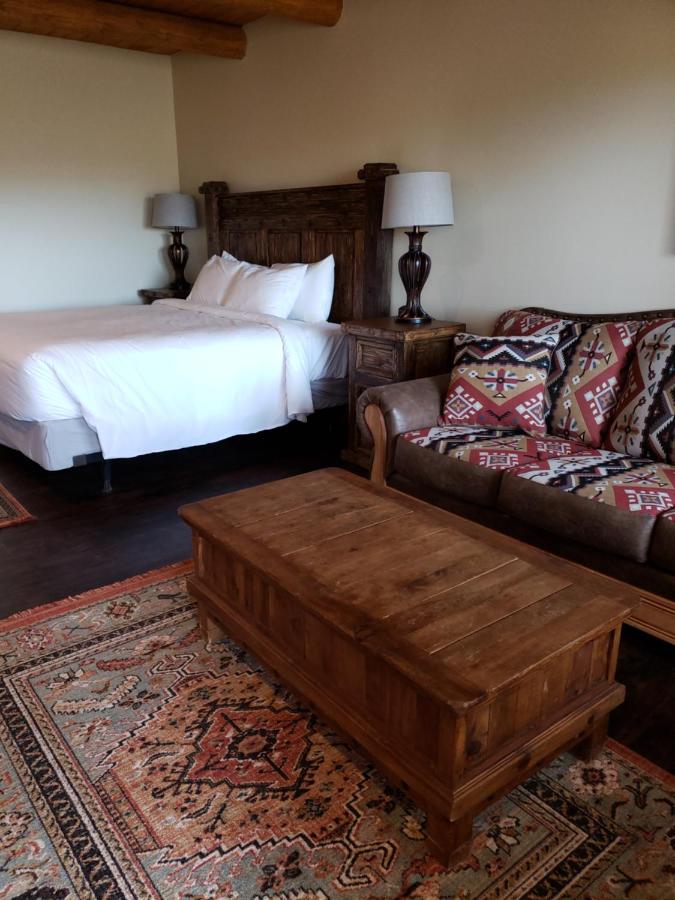 | Abiquiu Inn